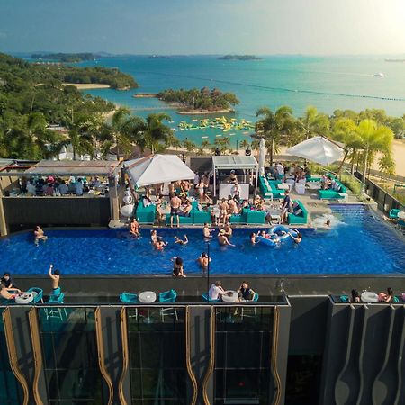 The Outpost Hotel Sentosa By Far East Hospitality (Adults Only) Сингапур Экстерьер фото The rooftop pool at the U Sathorn