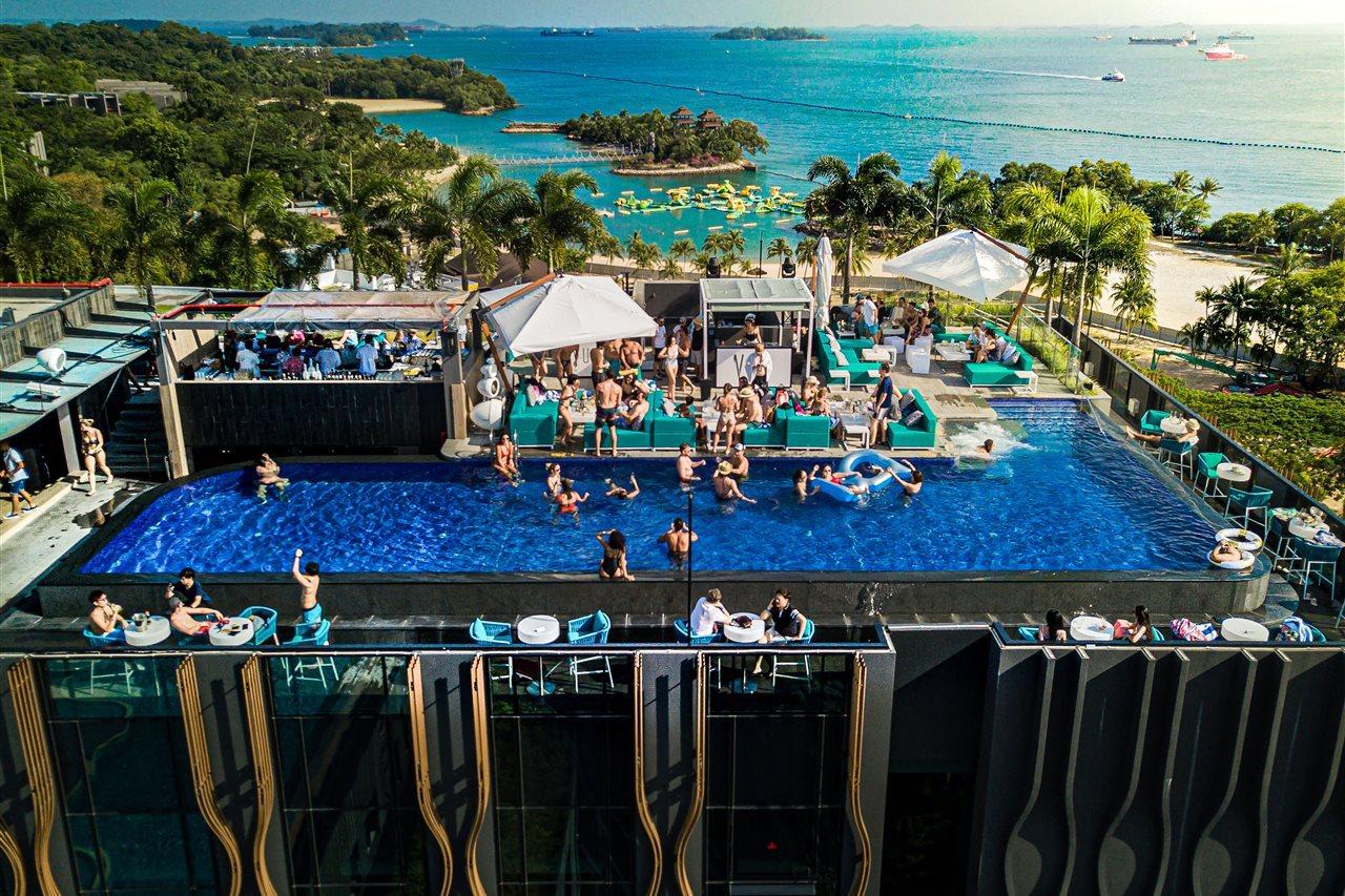 The Outpost Hotel Sentosa By Far East Hospitality (Adults Only) Сингапур Экстерьер фото The rooftop pool at the hotel